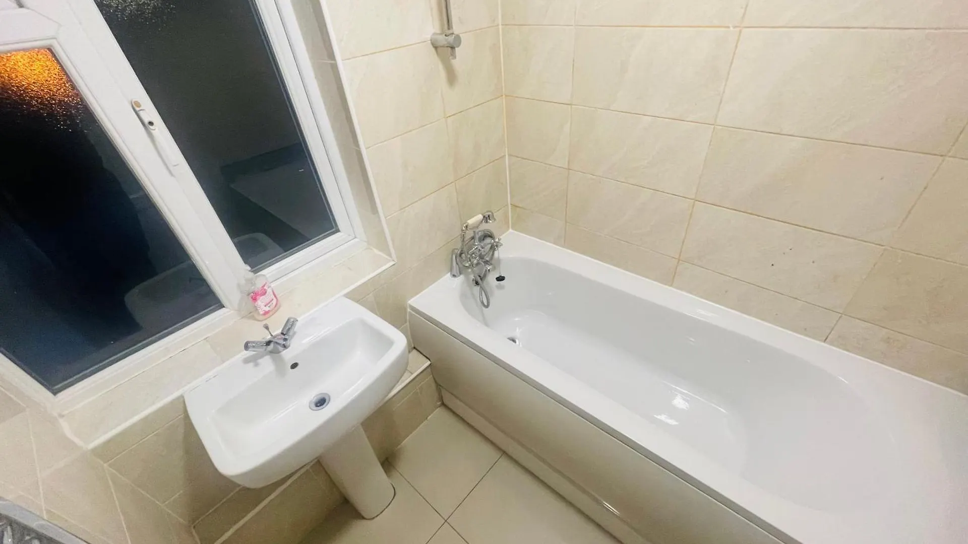 Double Room Near Canary Wharf 28 Londýn Ubytování v soukromí